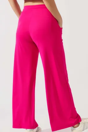 Calça Reta de Poliamida com Bolso Rosa