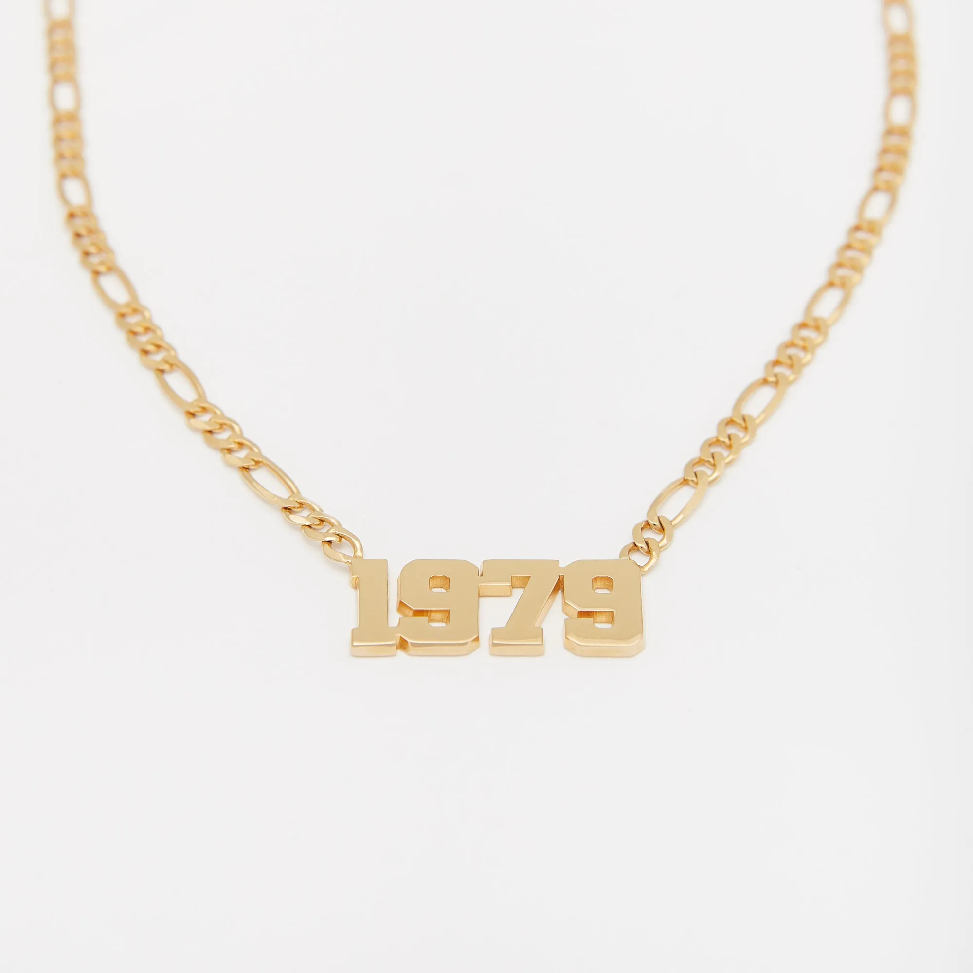 Les Années Necklace in Gold